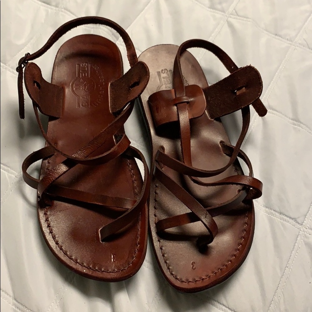 Leather strappy sandals